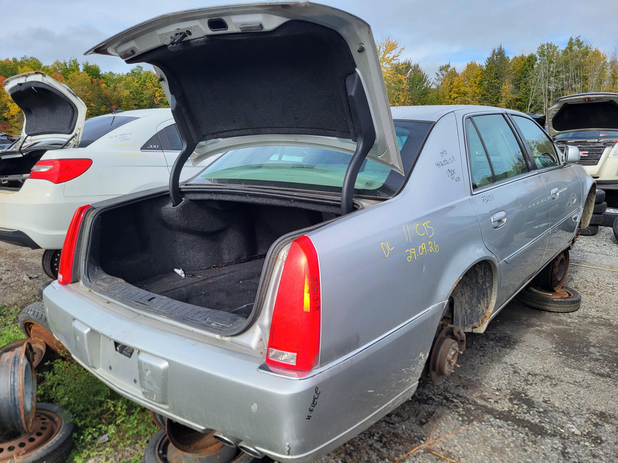 CADILLAC DTS 2011