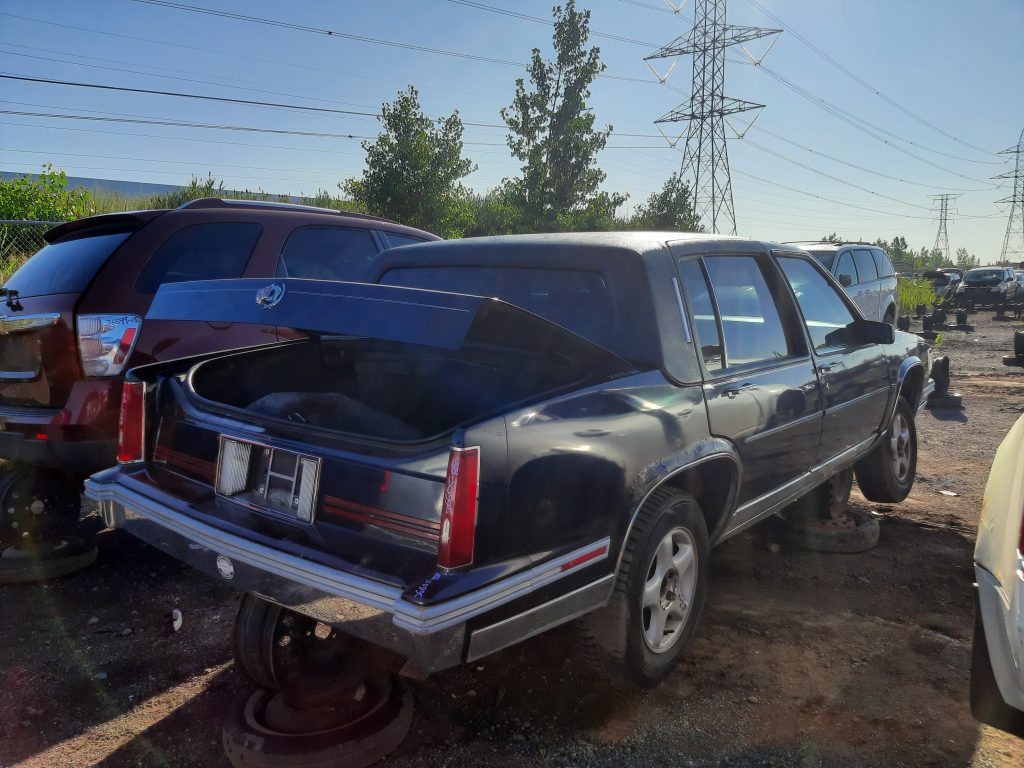 CADILLAC FLEETWOOD 1988