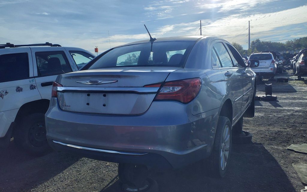 CHRYSLER 200 2013