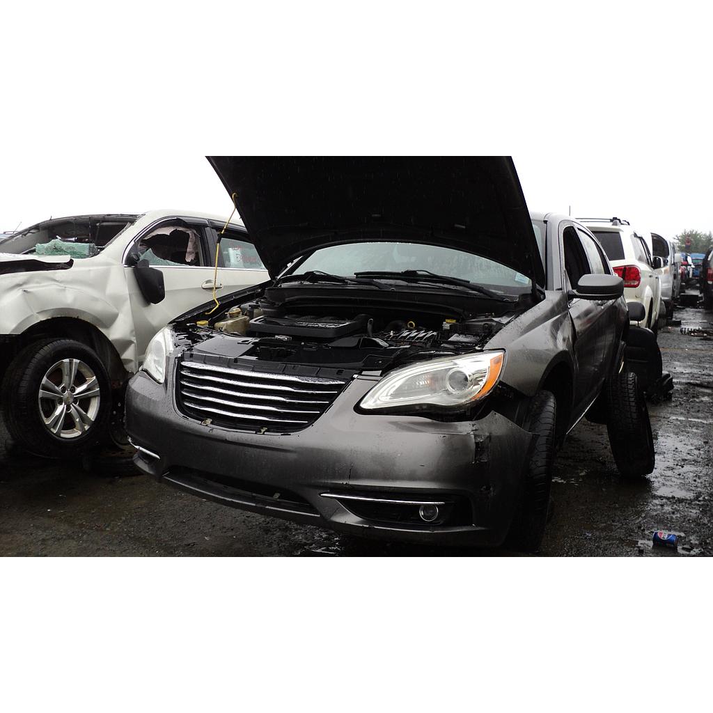 CHRYSLER 200 2013