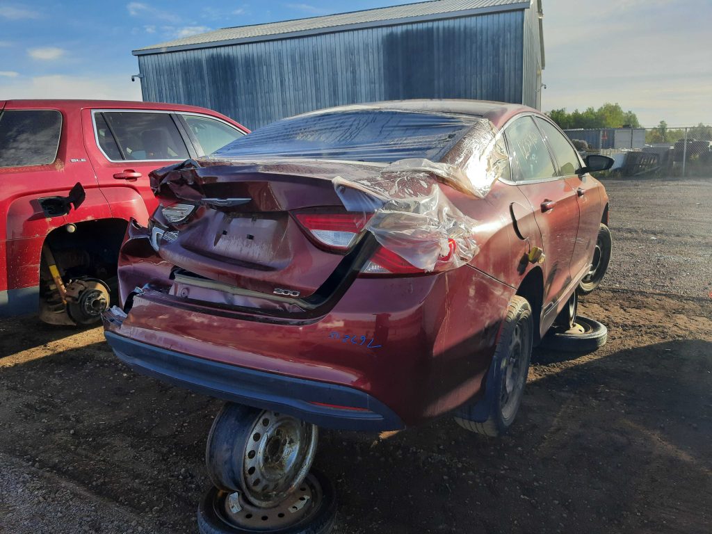 CHRYSLER 200 2015
