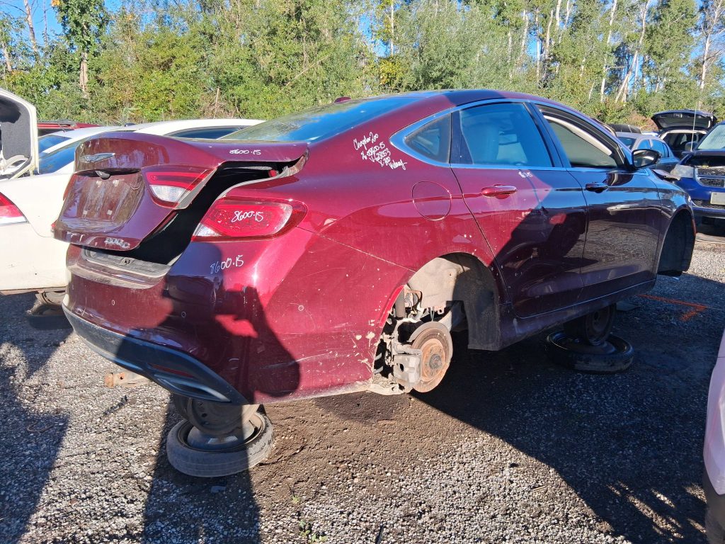 CHRYSLER 200 2015