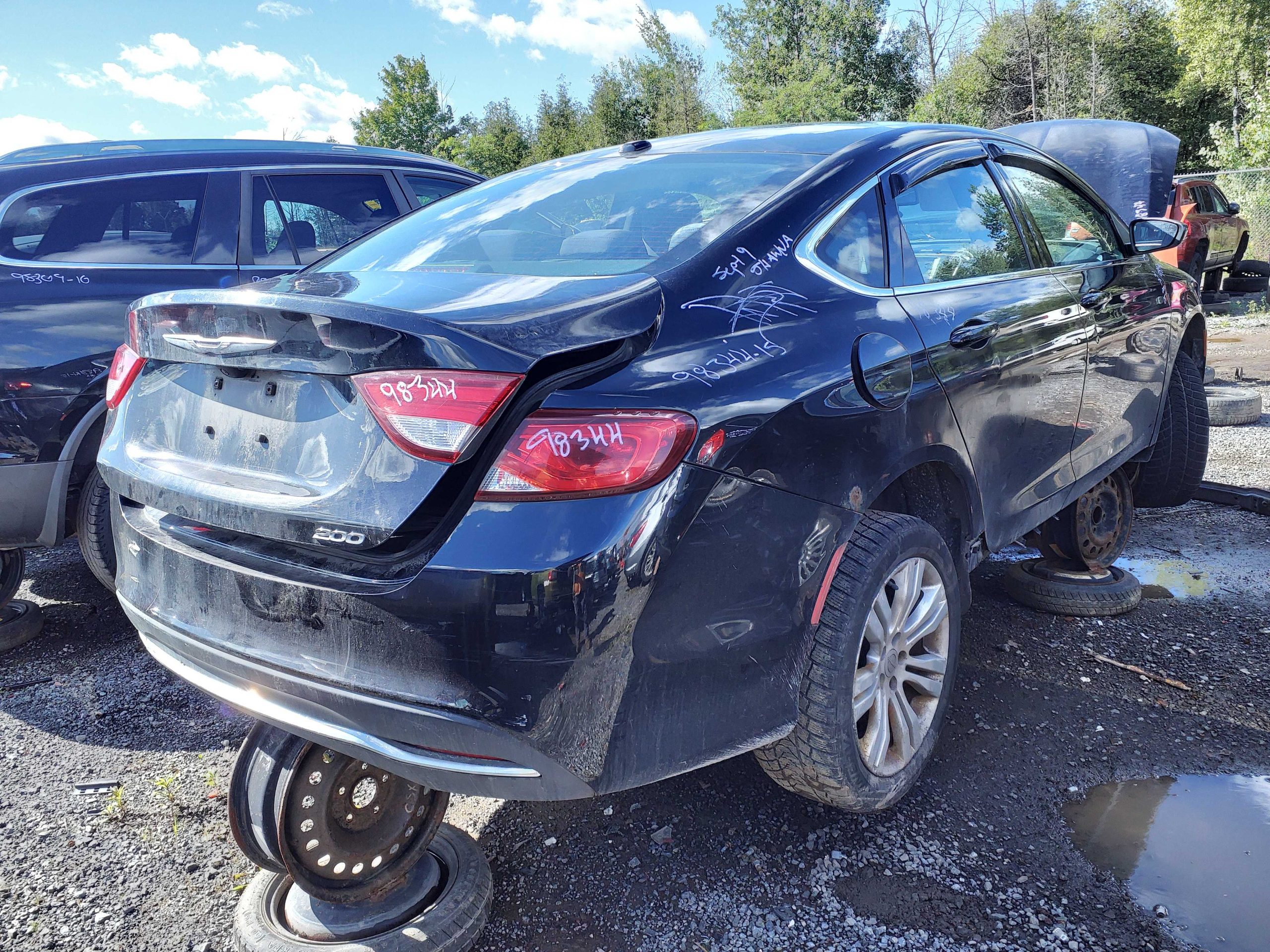 CHRYSLER 200 2015