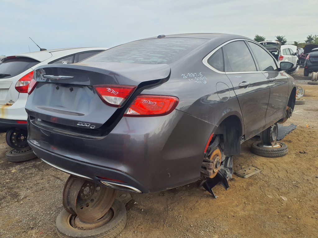 CHRYSLER 200 2015