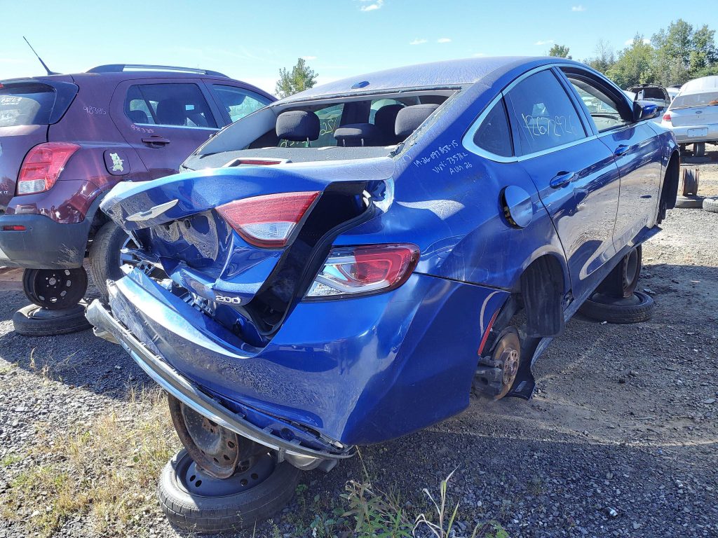 CHRYSLER 200 2015