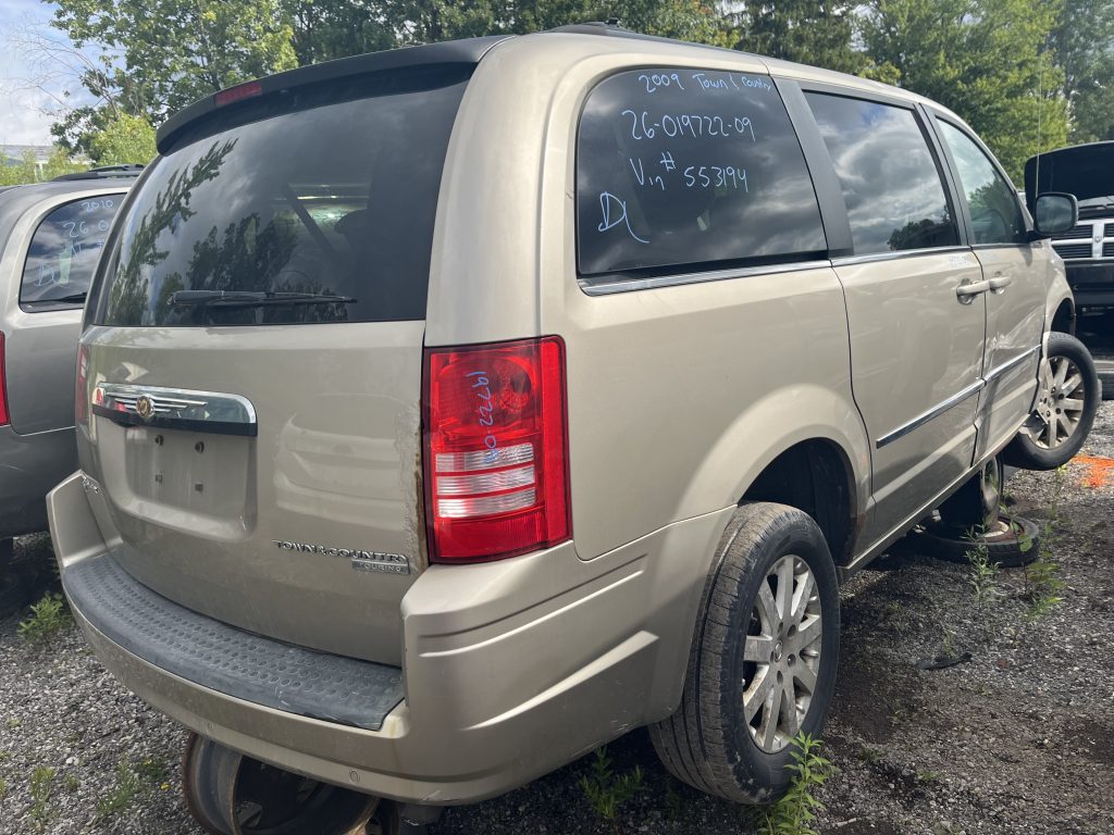 CHRYSLER TOWN & COUNTRY 2009