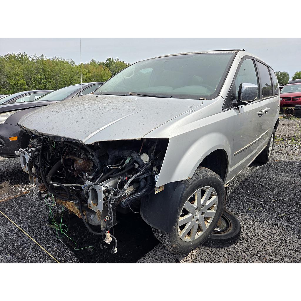 CHRYSLER TOWN & COUNTRY 2010