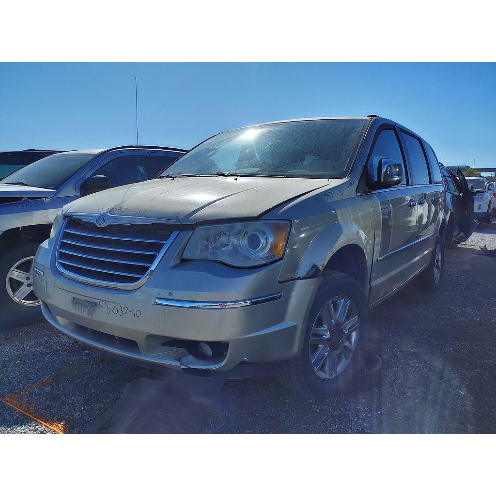 CHRYSLER TOWN & COUNTRY 2010