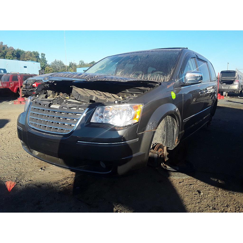 CHRYSLER TOWN & COUNTRY 2010