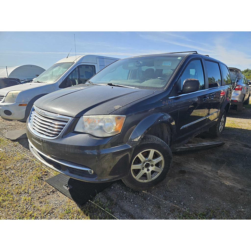 CHRYSLER TOWN & COUNTRY 2011