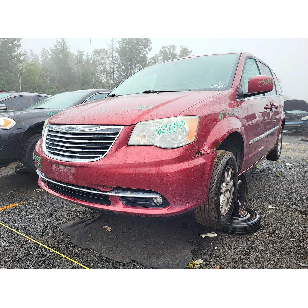 CHRYSLER TOWN & COUNTRY 2011