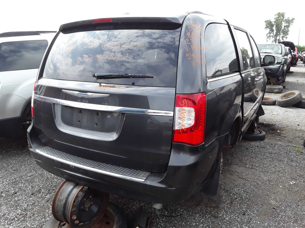 CHRYSLER TOWN & COUNTRY 2012