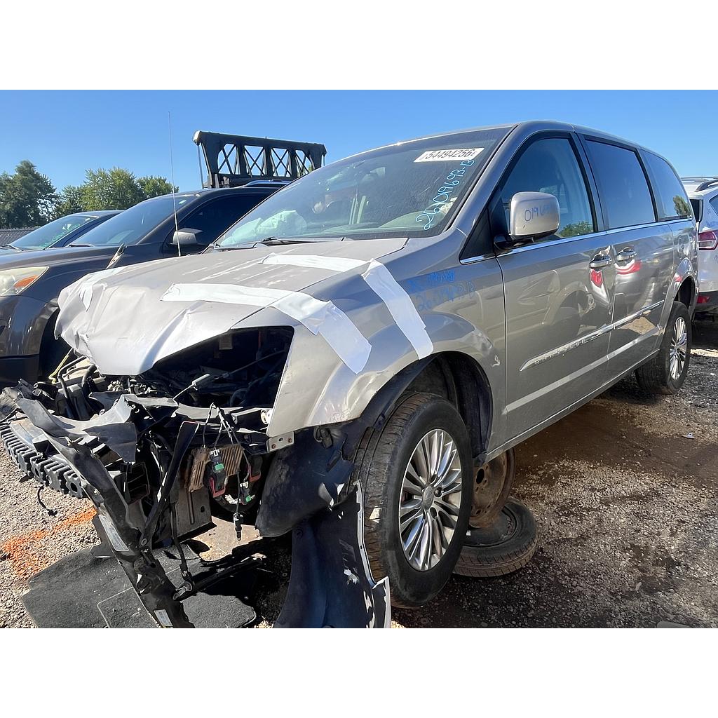 CHRYSLER TOWN & COUNTRY 2013