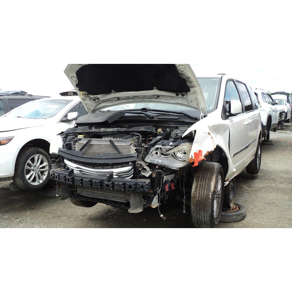 CHRYSLER TOWN & COUNTRY 2013
