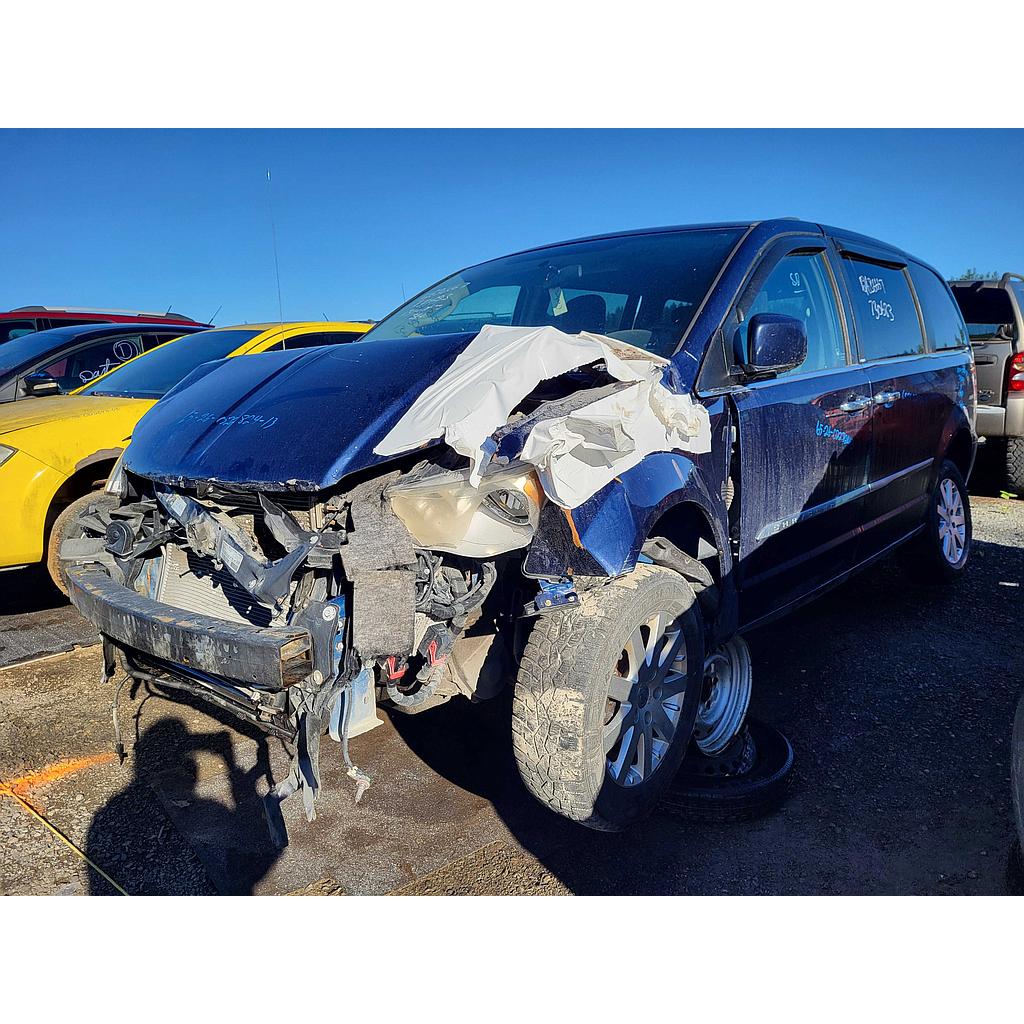 CHRYSLER TOWN & COUNTRY 2013