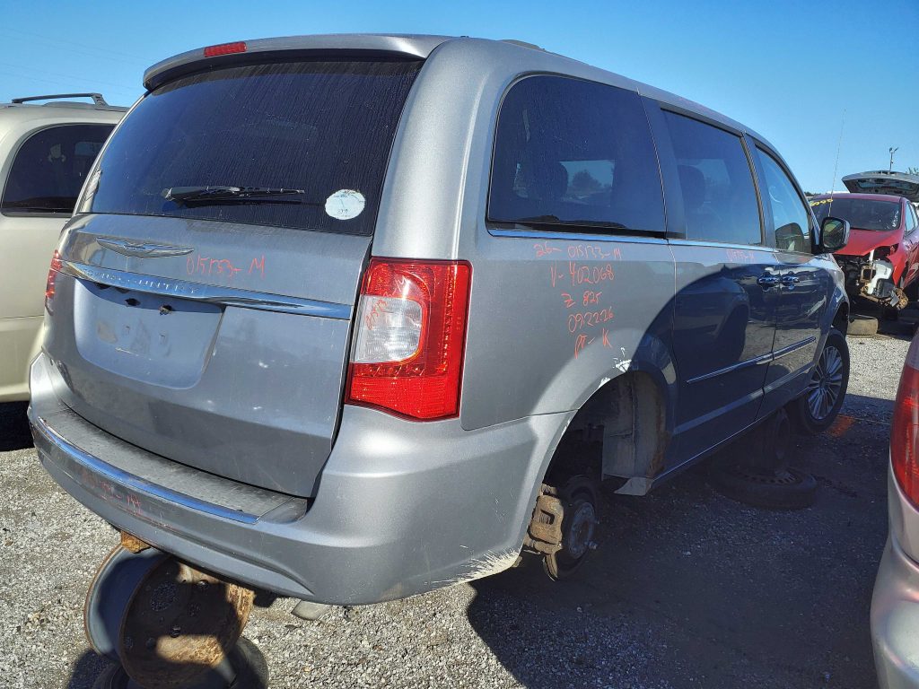 CHRYSLER TOWN & COUNTRY 2014