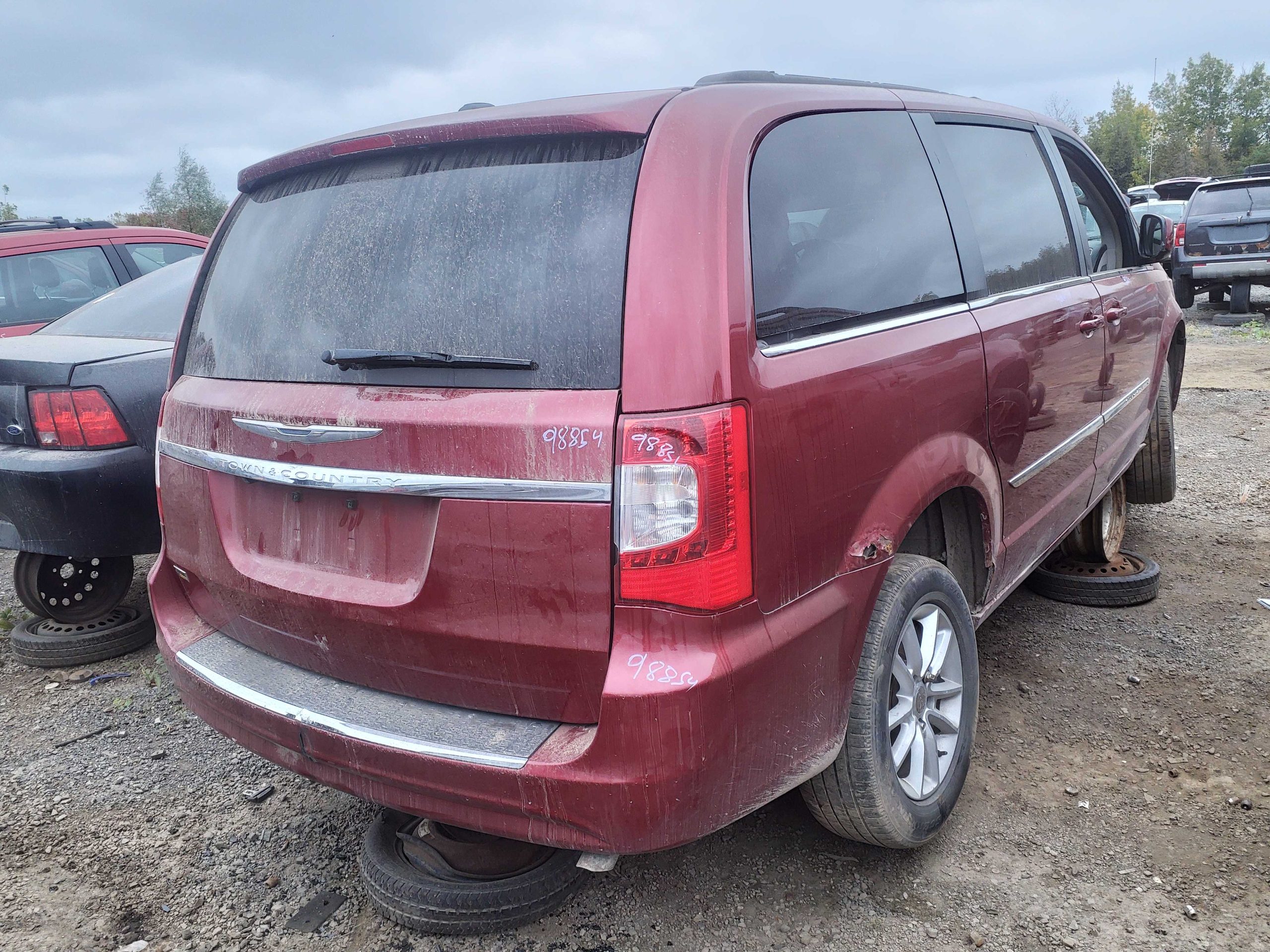 CHRYSLER TOWN & COUNTRY 2014
