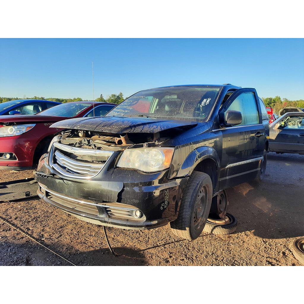 CHRYSLER TOWN & COUNTRY 2016