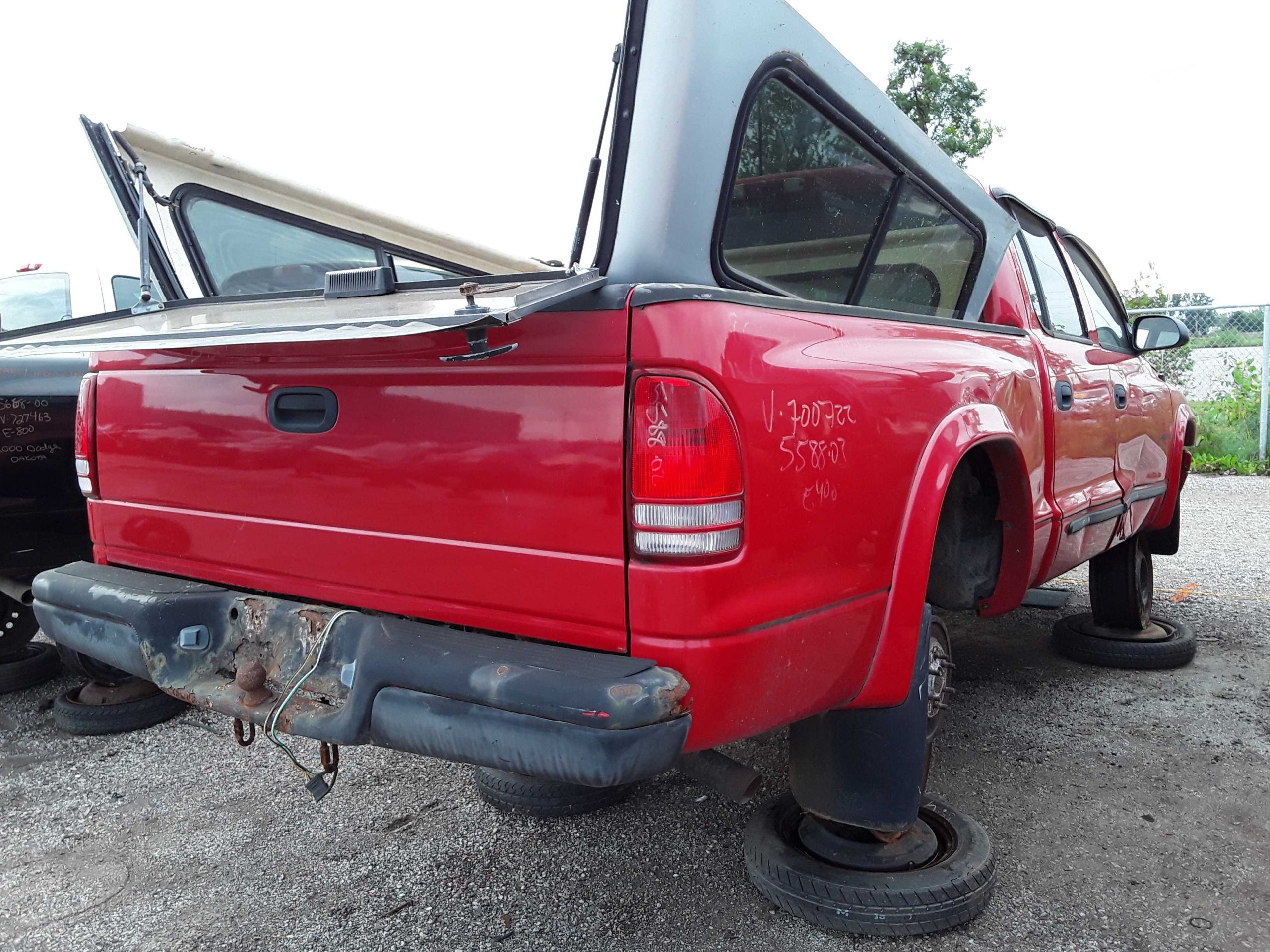 DODGE DAKOTA 2002