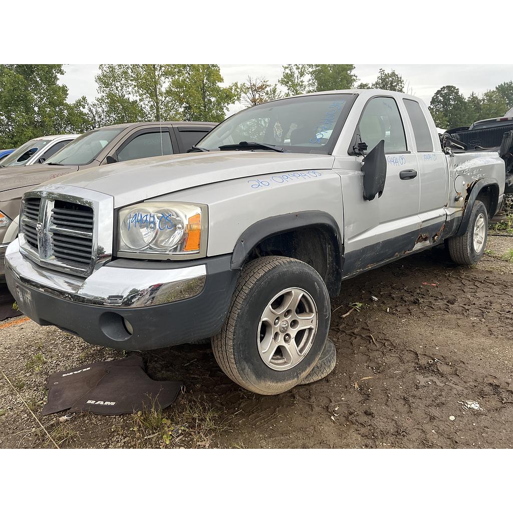 DODGE DAKOTA 2005