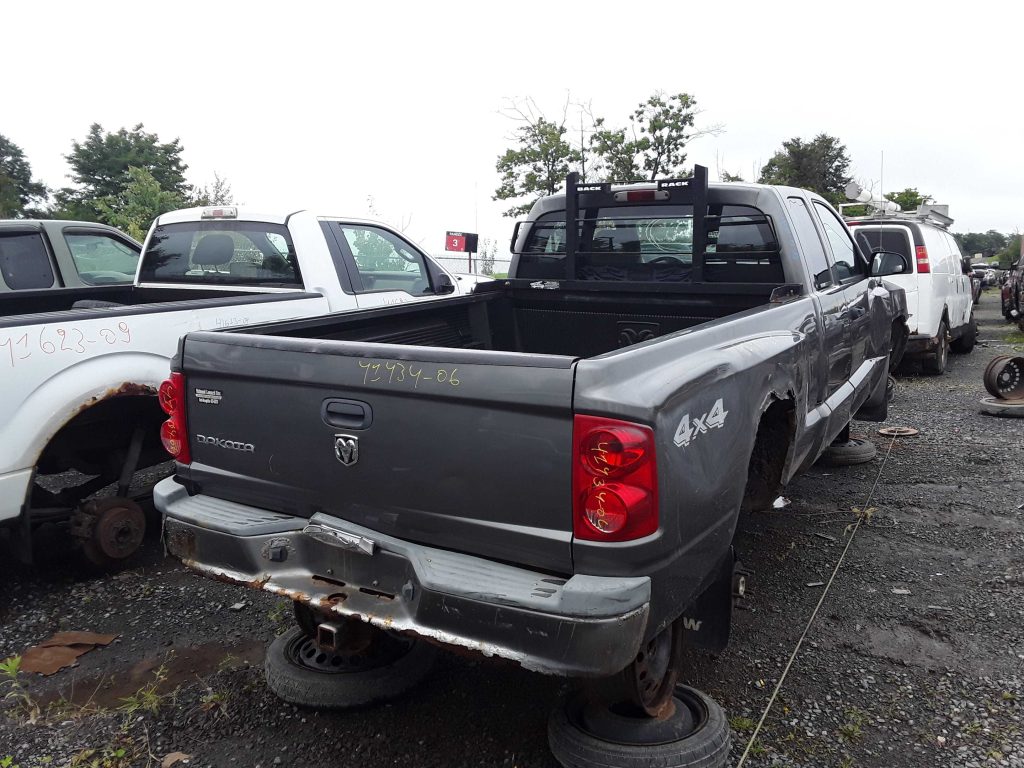 DODGE DAKOTA 2006
