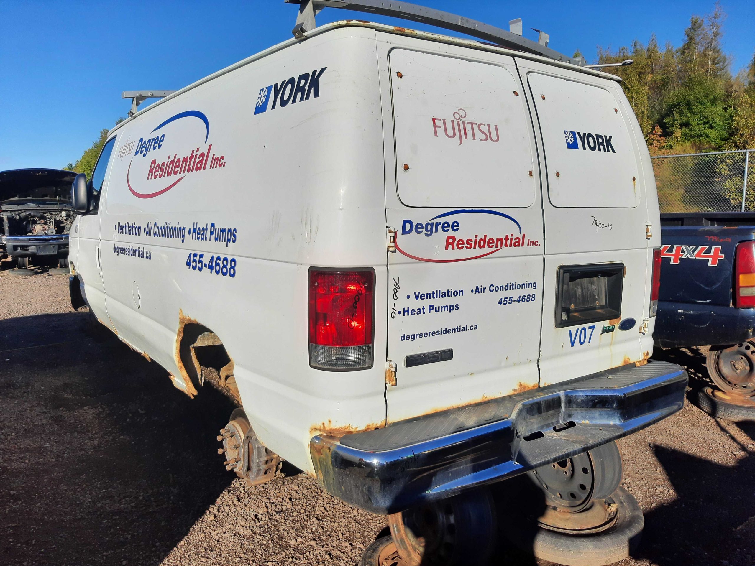 FORD ECONOLINE 2010