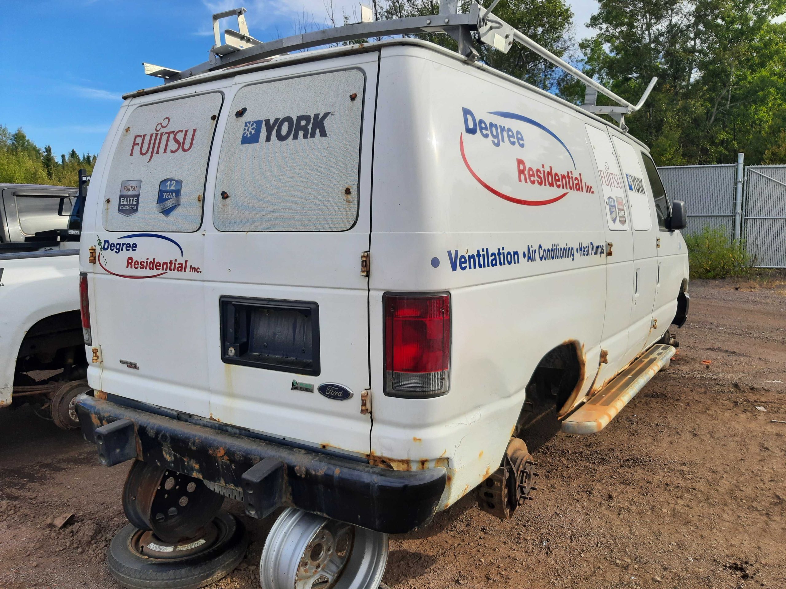 FORD ECONOLINE 2011
