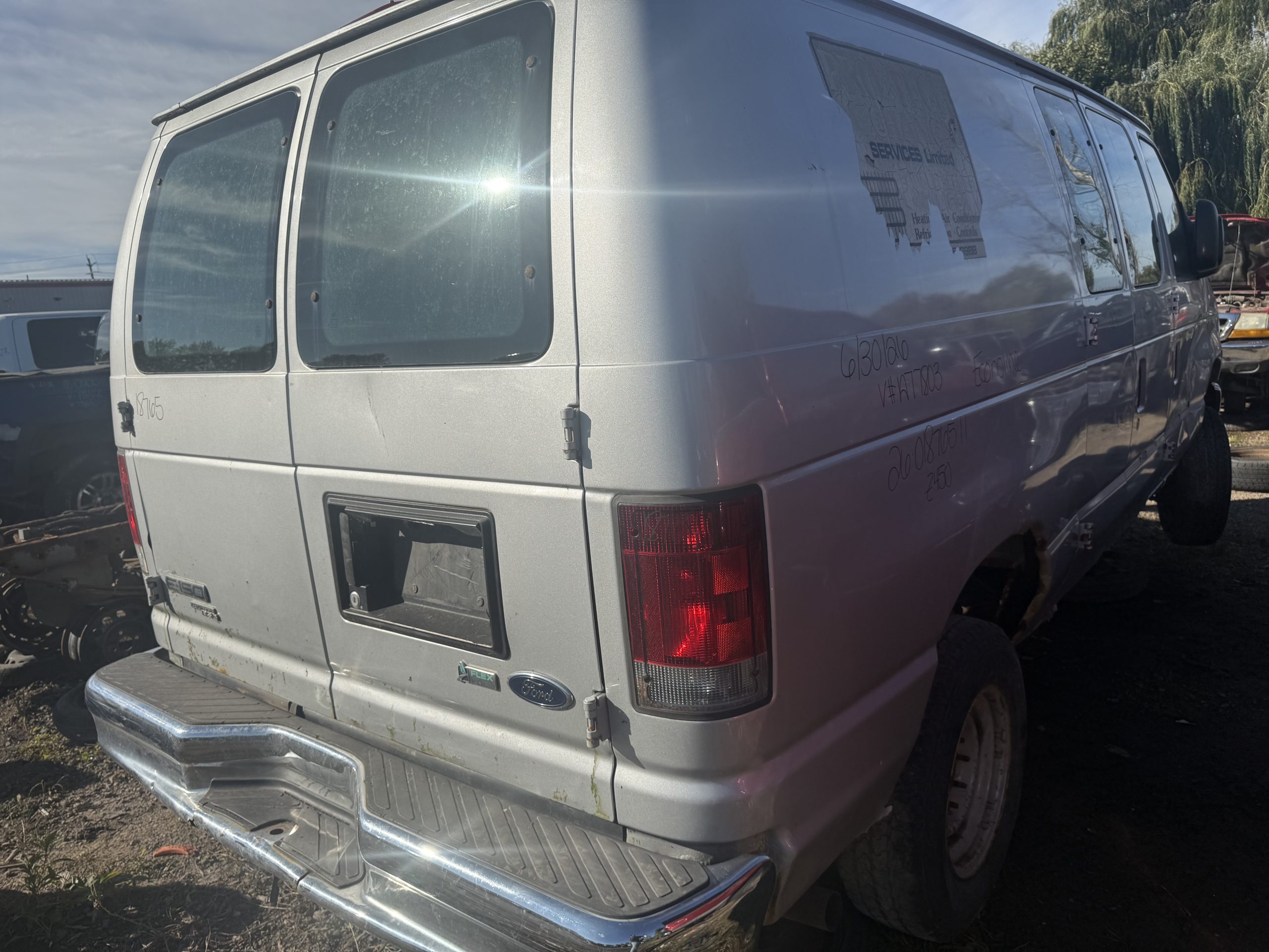 FORD ECONOLINE 2011