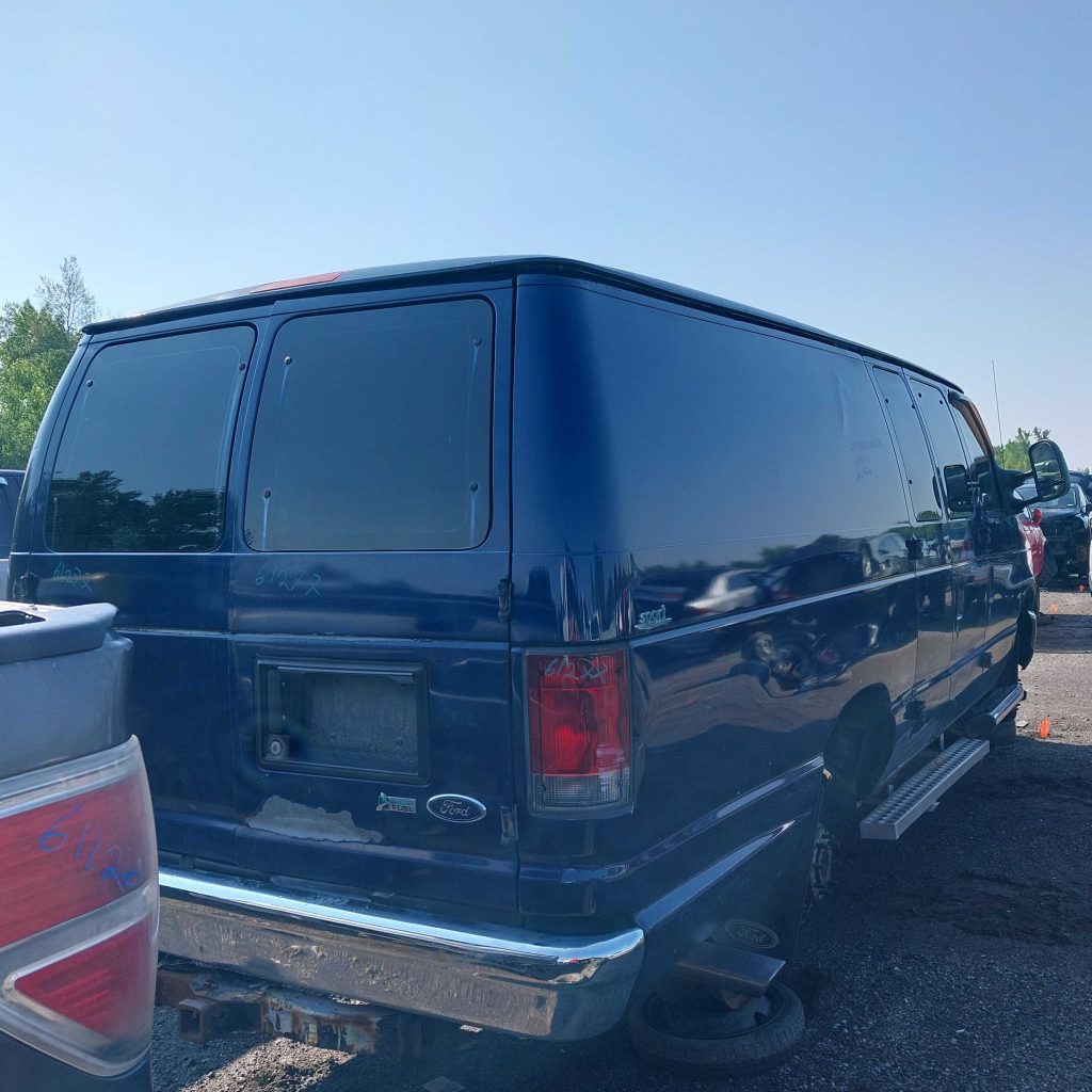 FORD ECONOLINE 2011