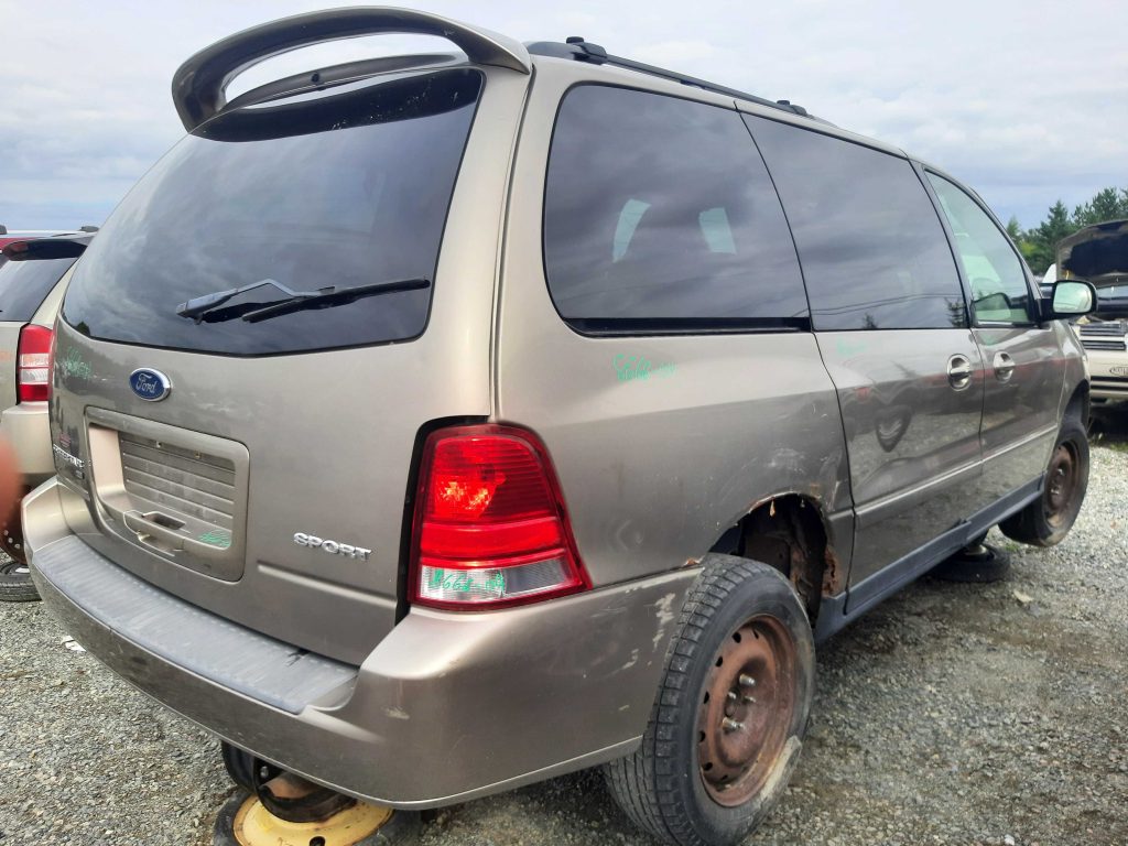 FORD FREESTAR 2004