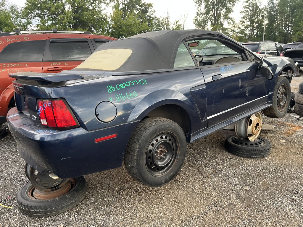 FORD MUSTANG 2001