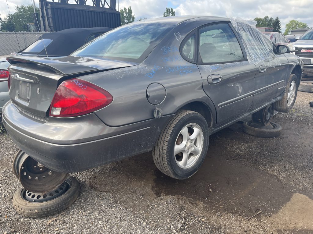 FORD TAURUS 2002