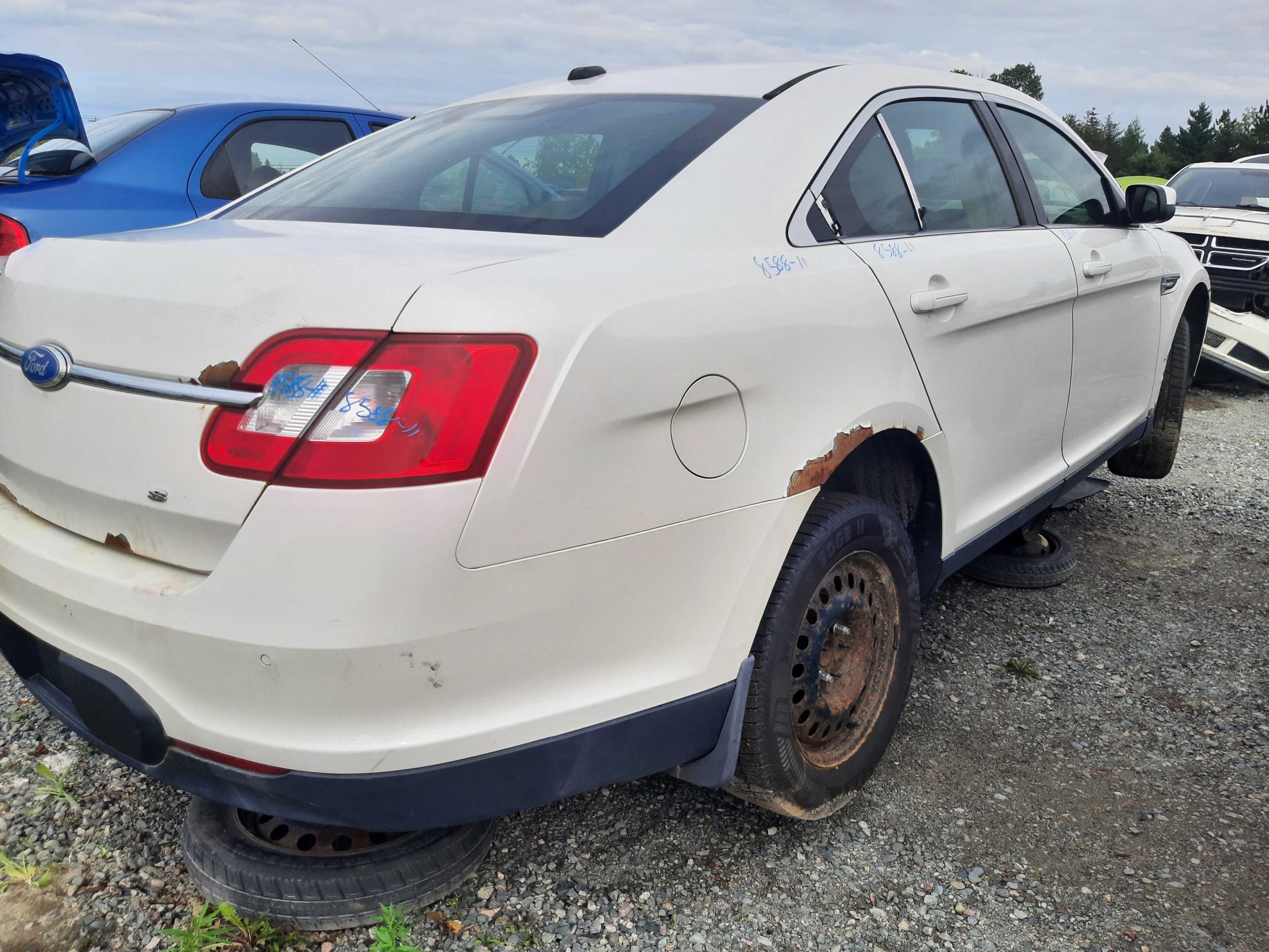FORD TAURUS 2011