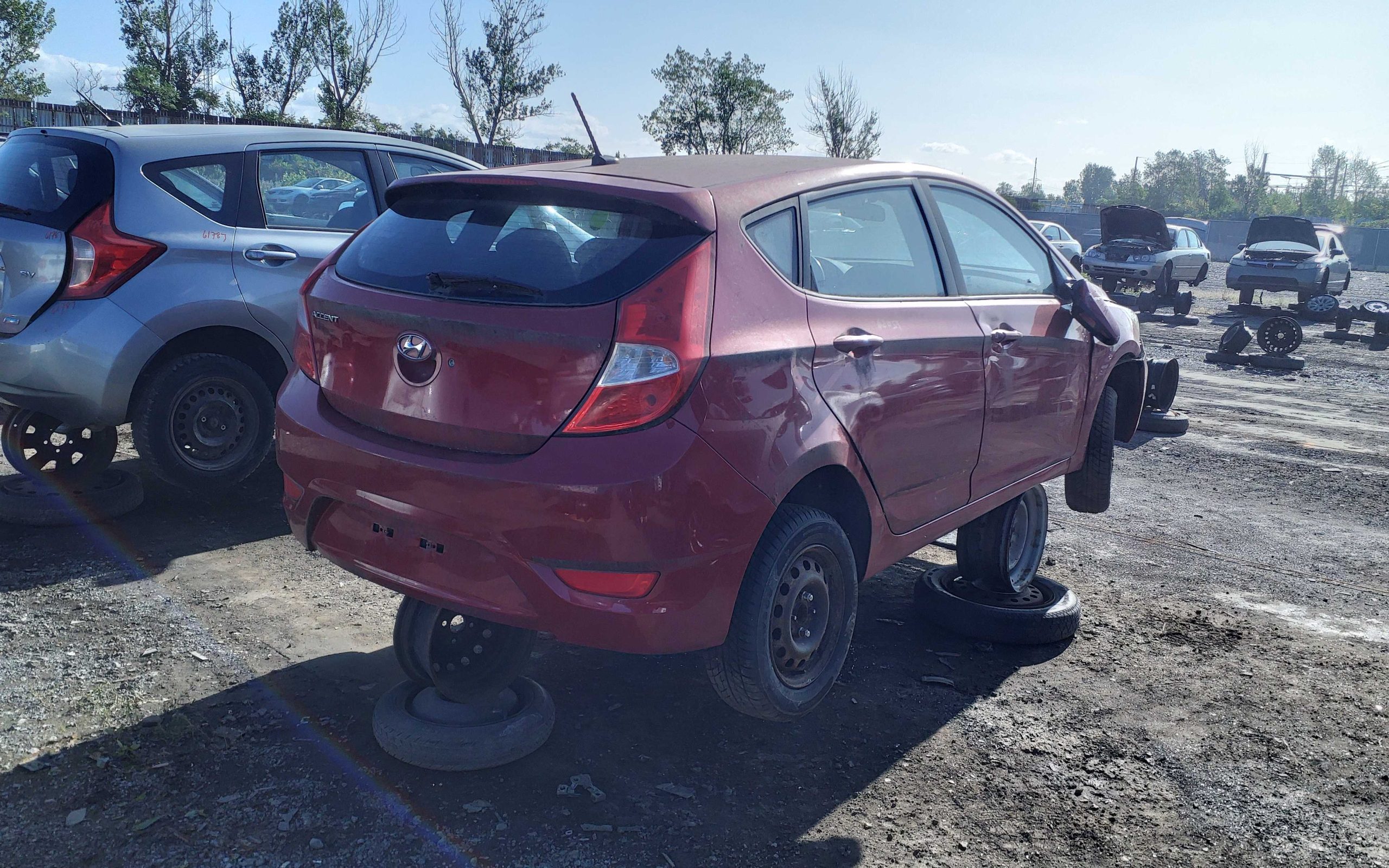 HYUNDAI ACCENT 2012