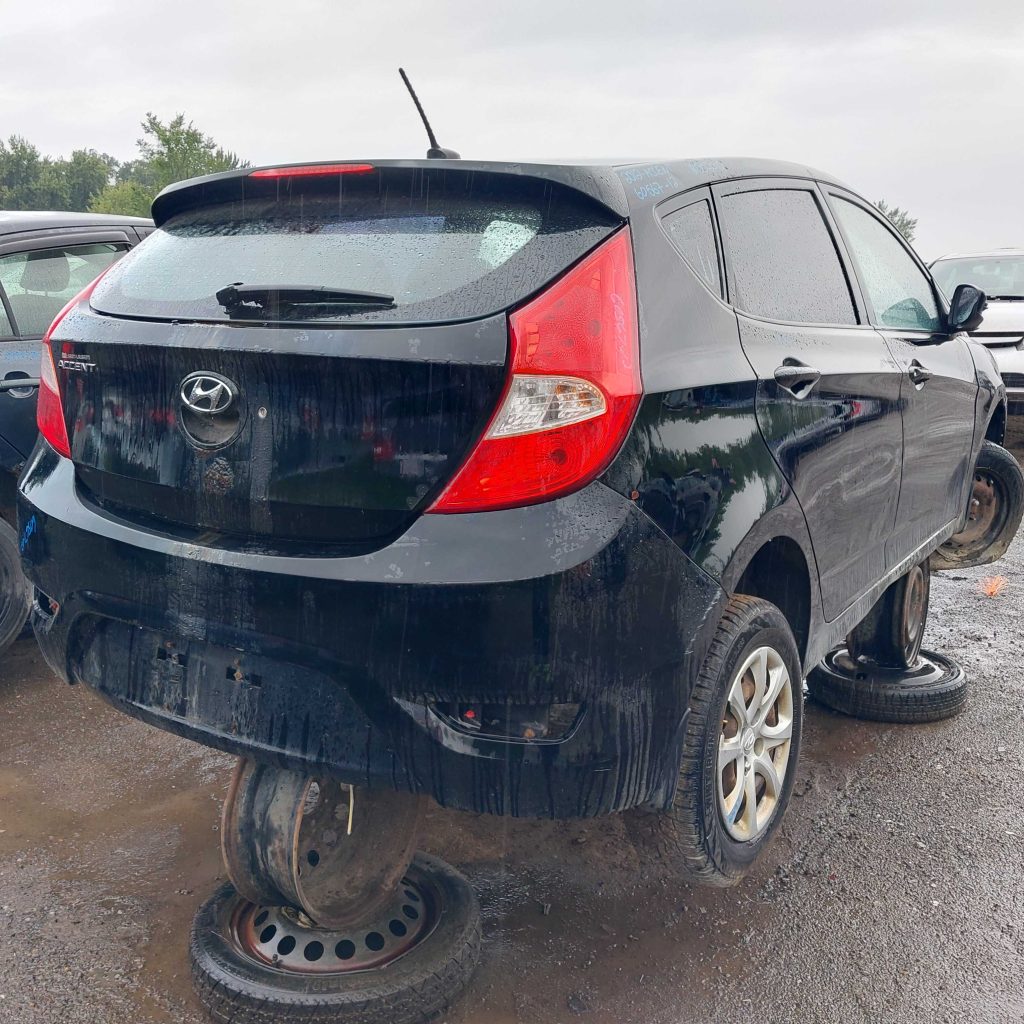 HYUNDAI ACCENT 2012