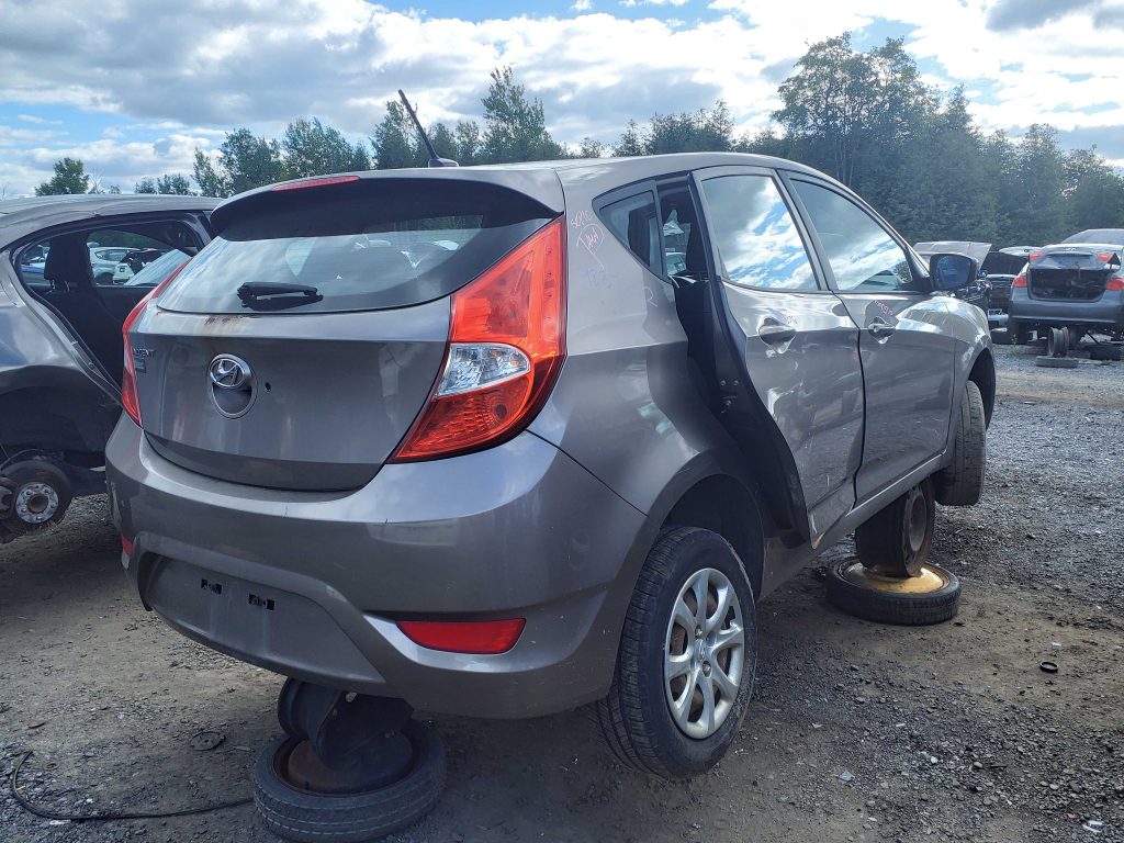 HYUNDAI ACCENT 2012