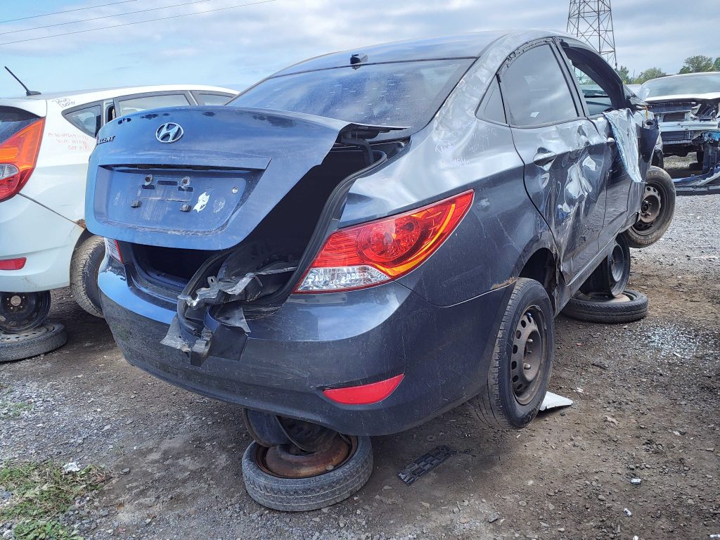 HYUNDAI ACCENT 2012