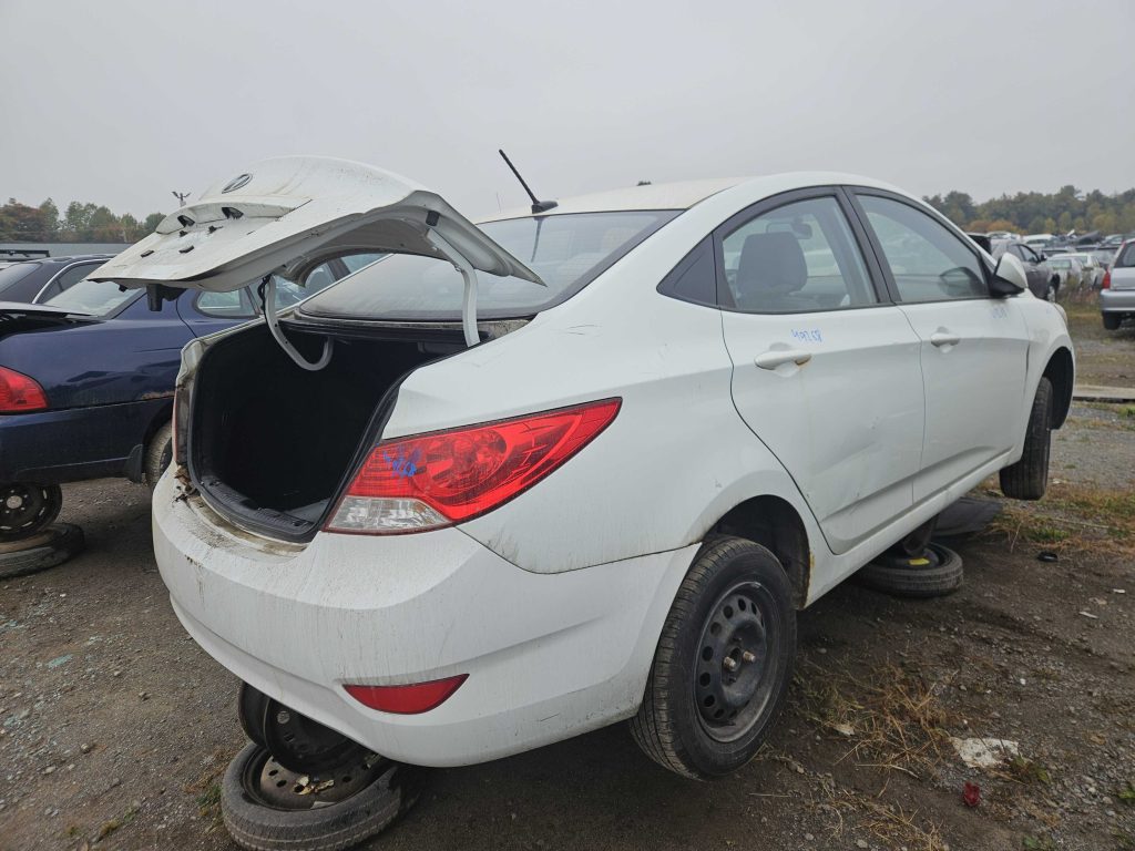HYUNDAI ACCENT 2012