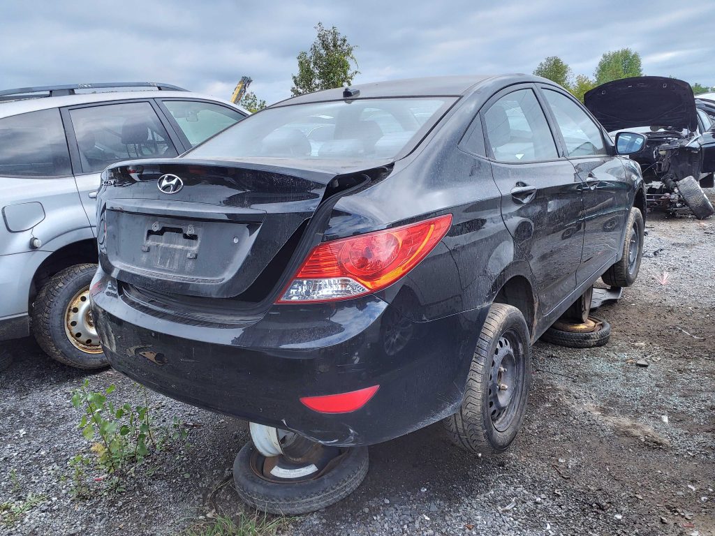 HYUNDAI ACCENT 2013