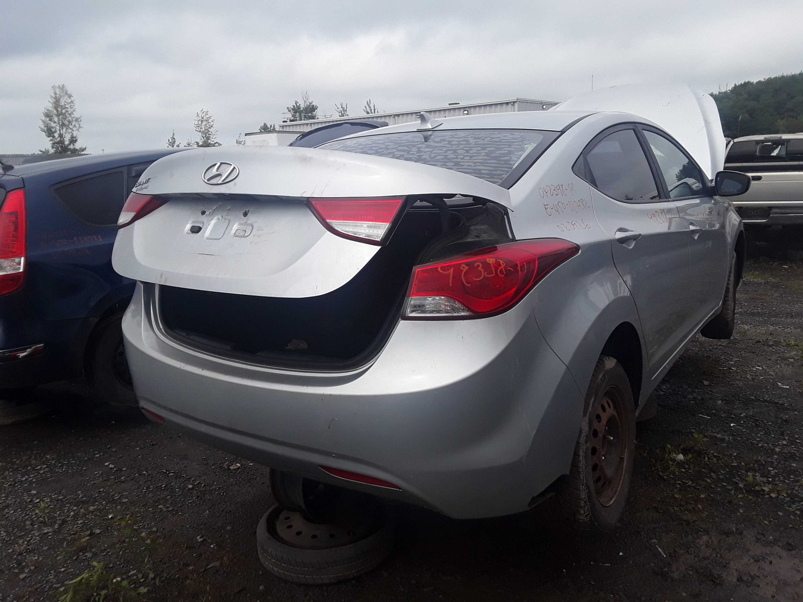 HYUNDAI ELANTRA 2011