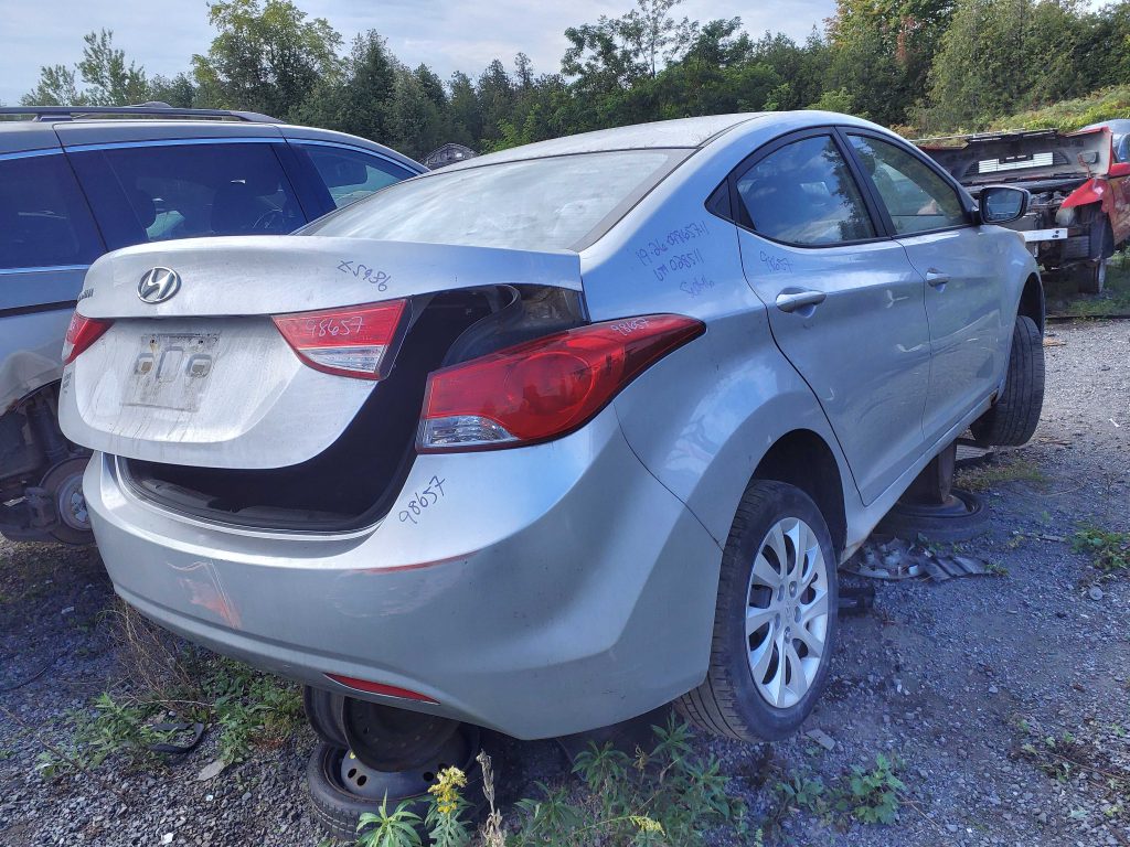 HYUNDAI ELANTRA 2011