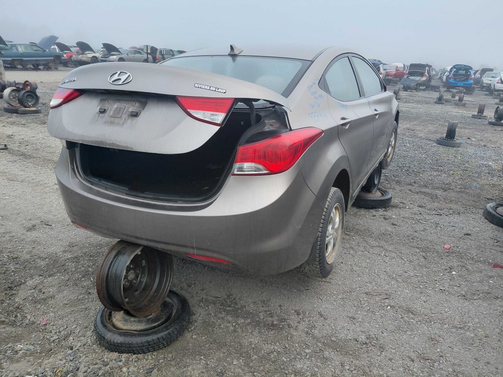 HYUNDAI ELANTRA 2011