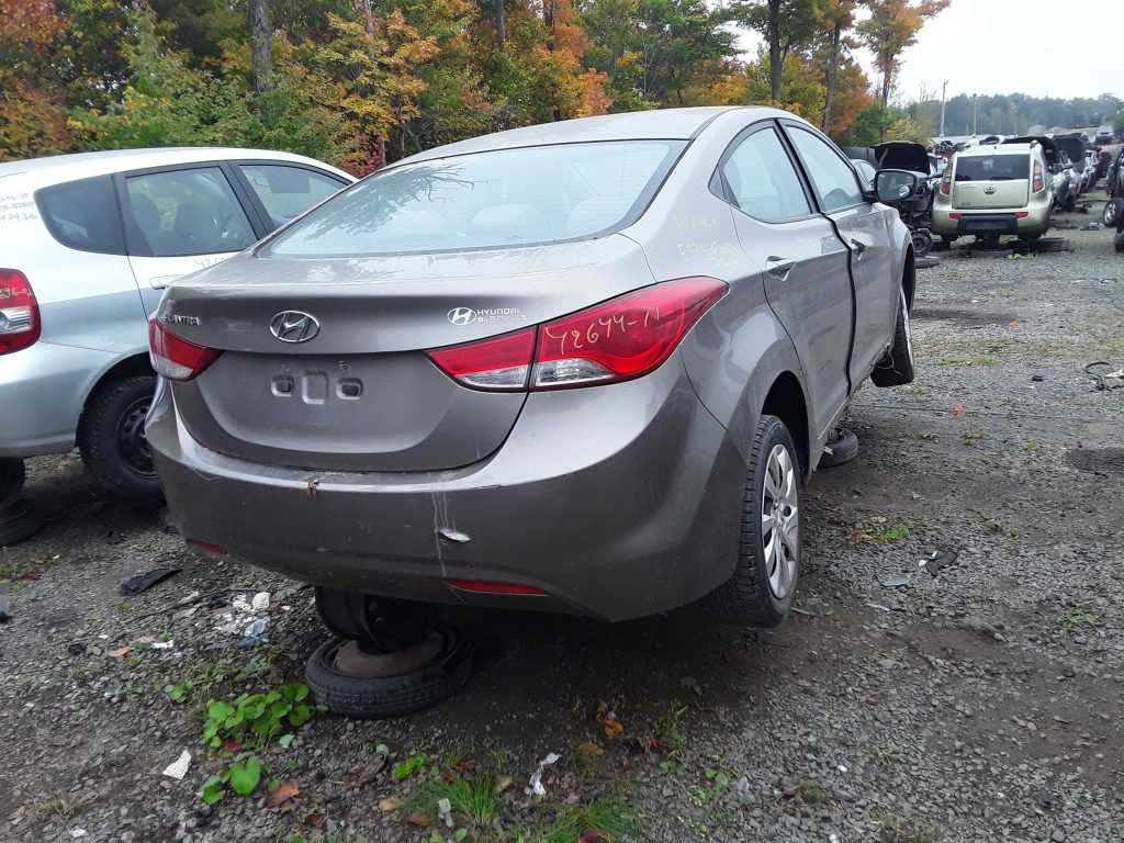 HYUNDAI ELANTRA 2011
