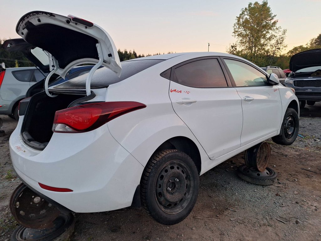 HYUNDAI ELANTRA 2015