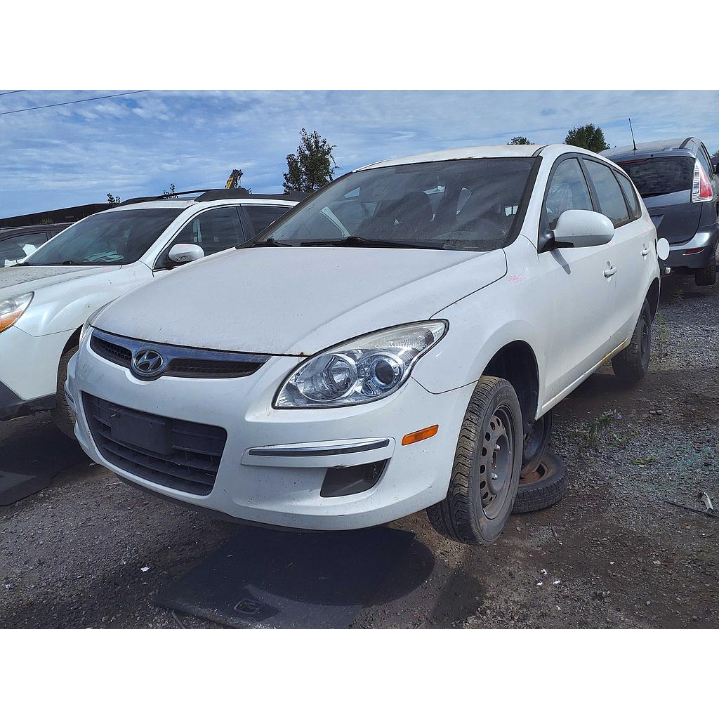 HYUNDAI ELANTRA TOURING 2011