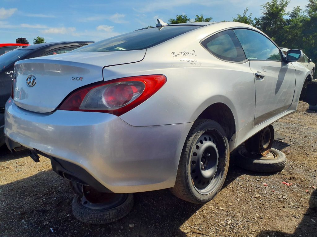 HYUNDAI GENESIS 2012