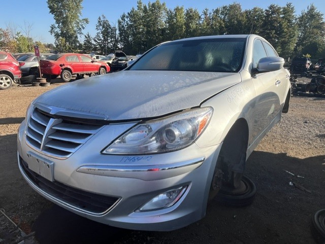 HYUNDAI GENESIS 2012