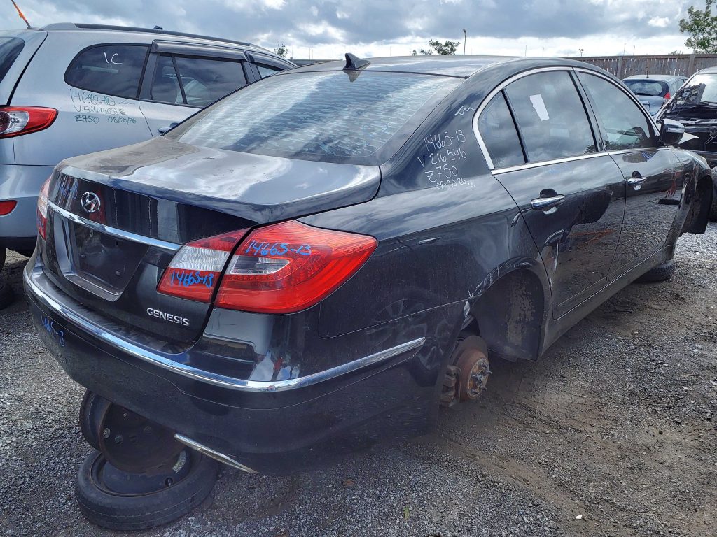 HYUNDAI GENESIS 2013