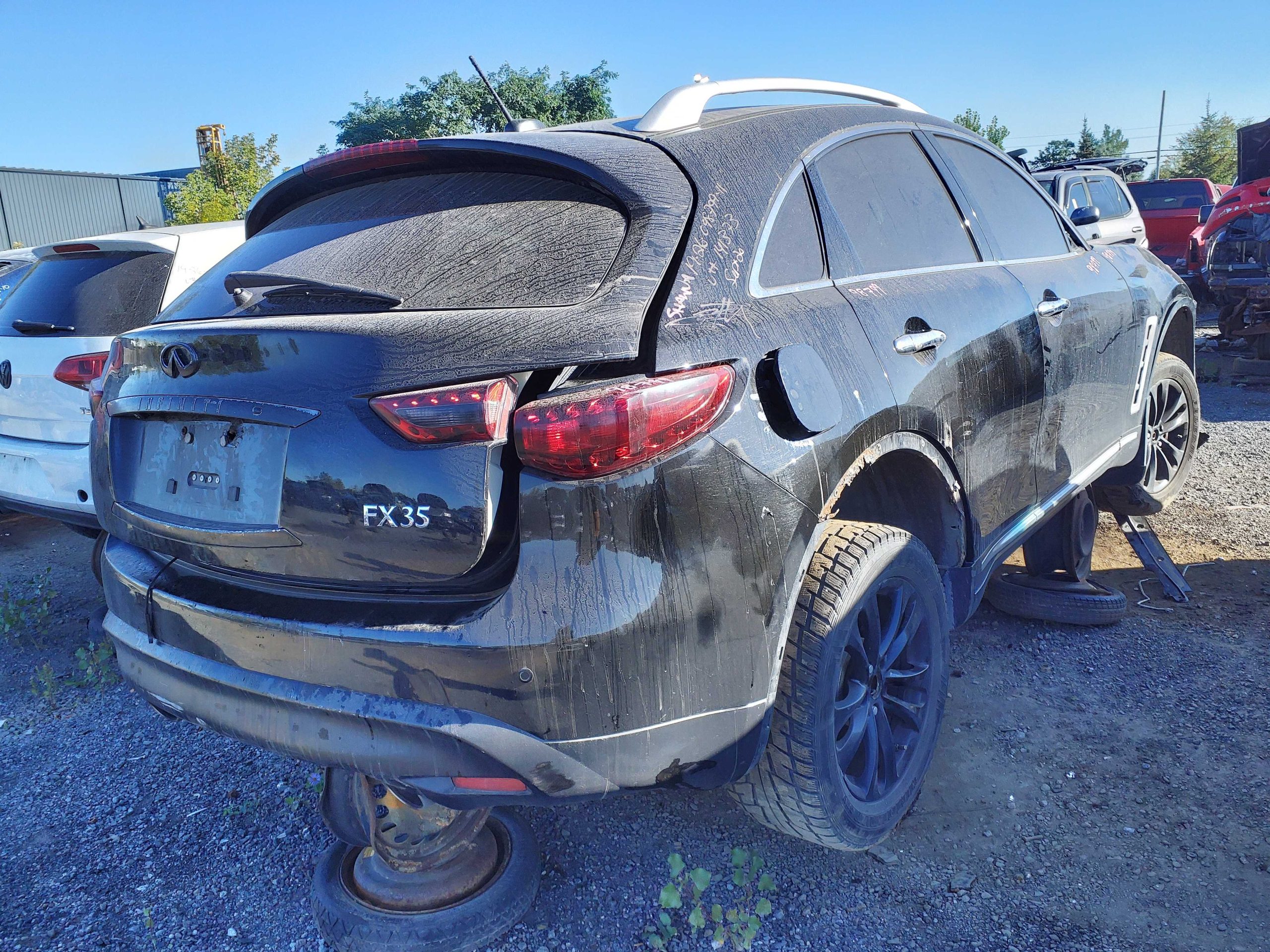 INFINITI FX35 2011
