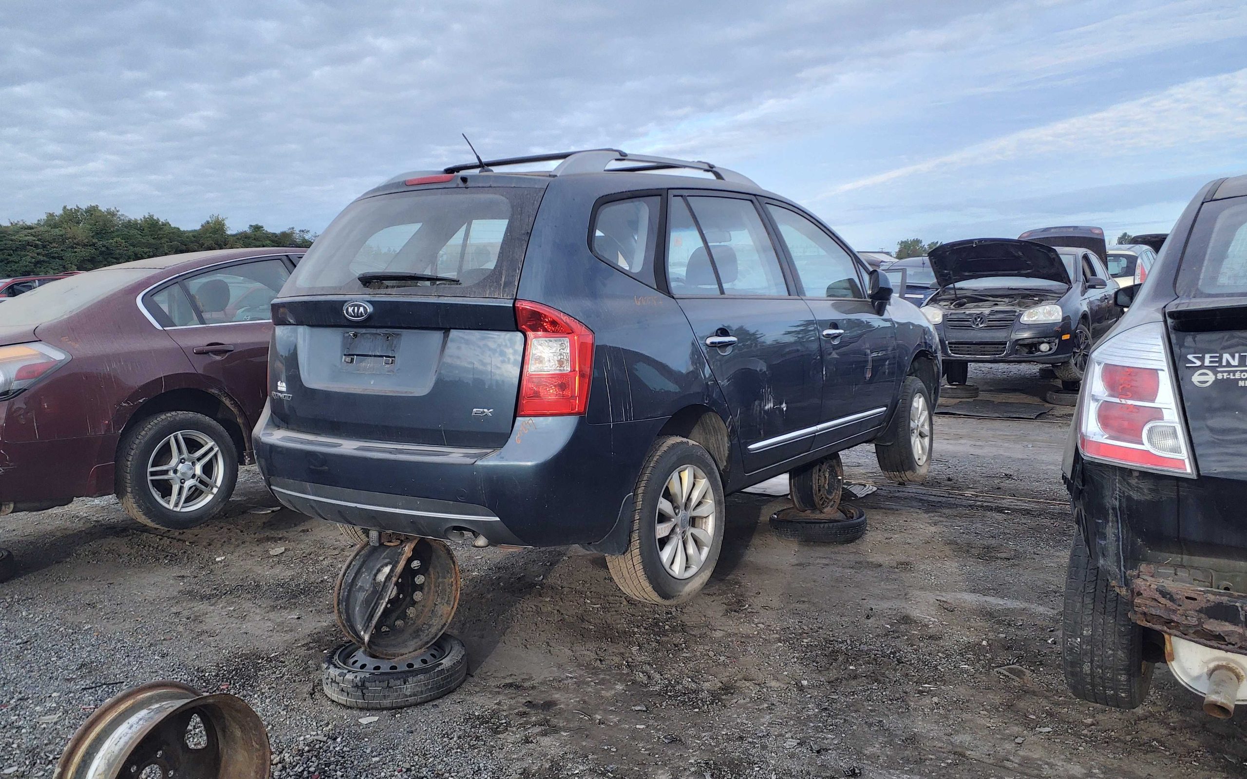 KIA RONDO 2011